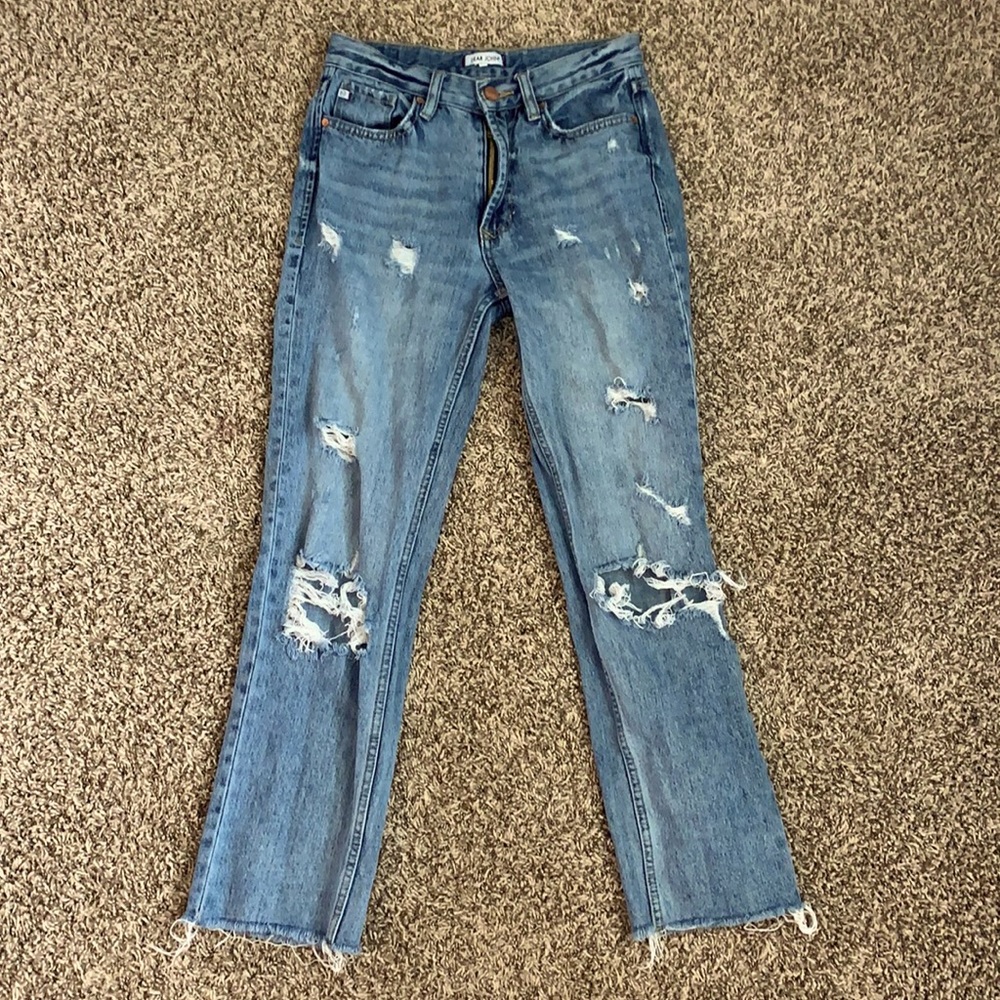 Women’s straight leg ripped jeans